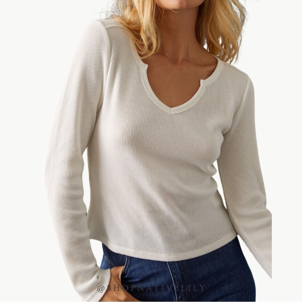 Pilcro Anthropologie Waffle Knit Notch Top Sz Medium White Long Sleeve Fitted